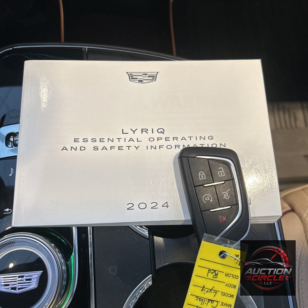 2024 Cadillac LYRIQ Sport 3