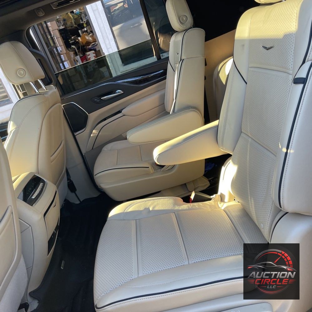 2024 Cadillac Escalade ESV Premium Luxury
