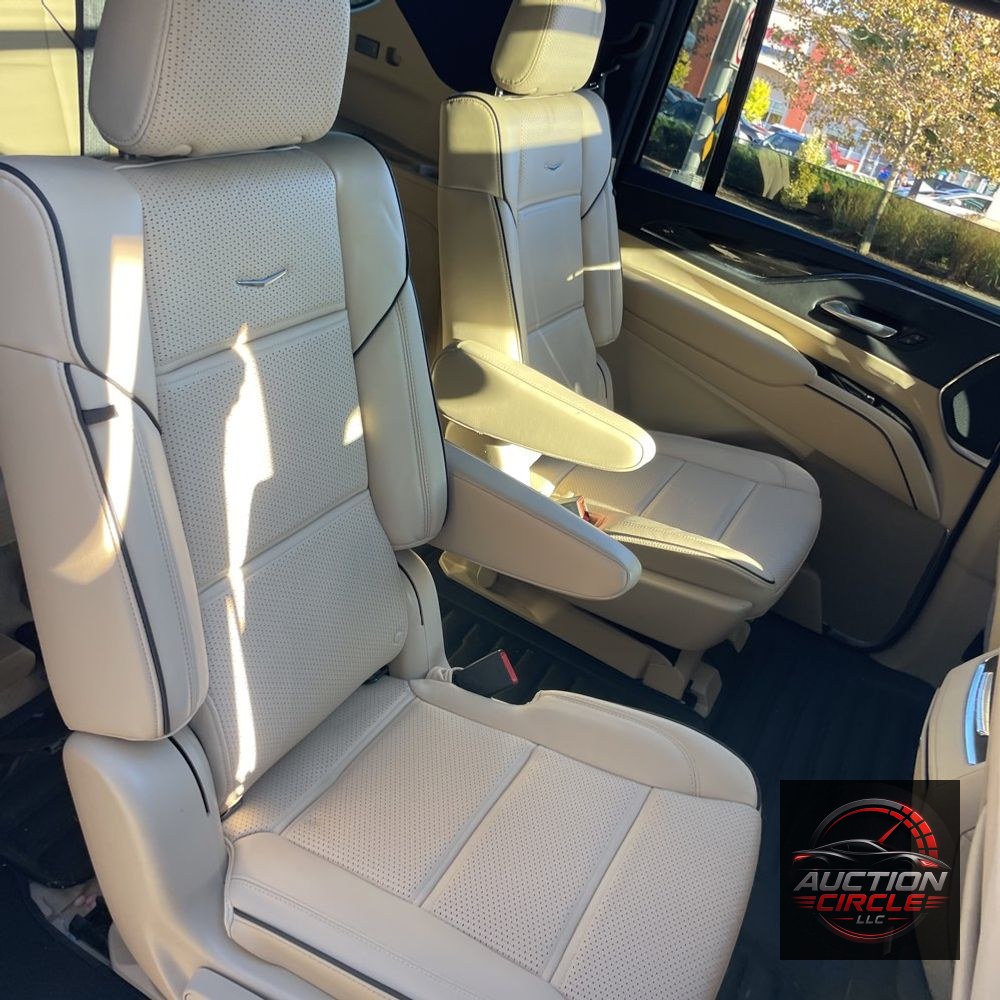 2024 Cadillac Escalade ESV Premium Luxury