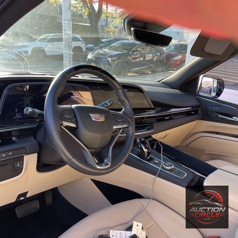 2024 Cadillac Escalade ESV Premium Luxury