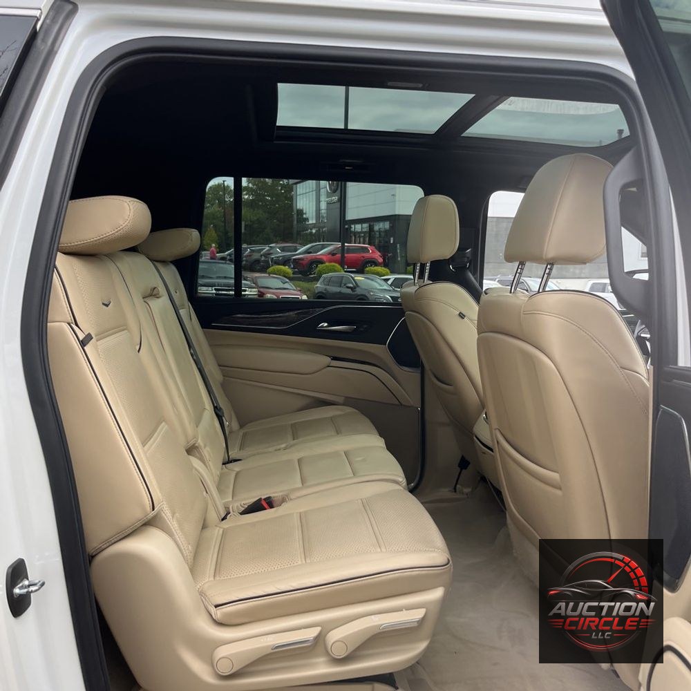2022 Cadillac Escalade ESV Premium Luxury