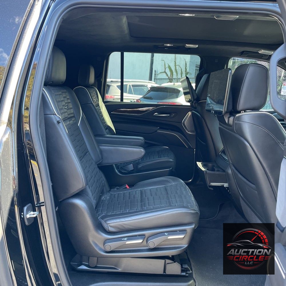 2023 Cadillac Escalade ESV Sport Platinum