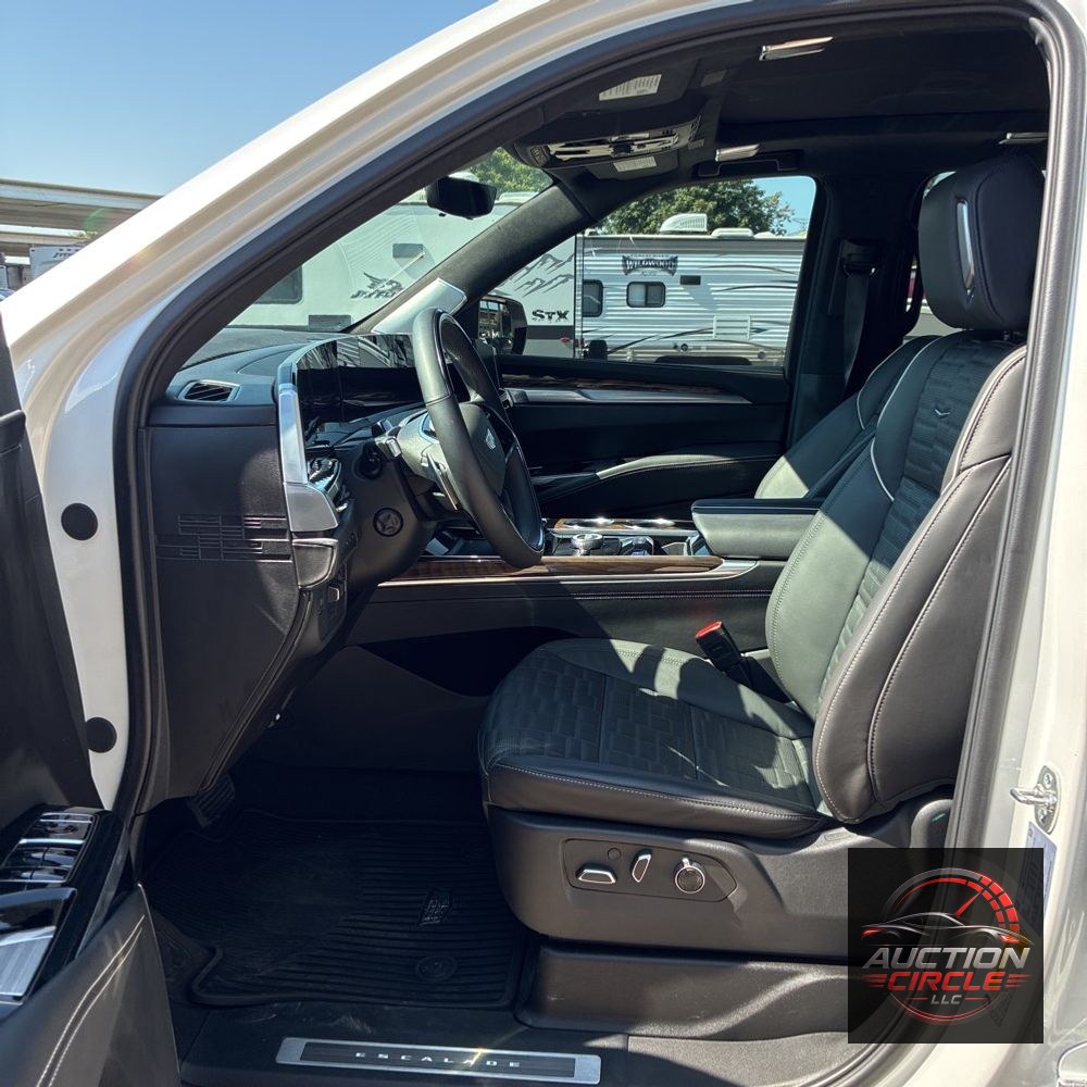 2025 Cadillac Escalade ESV Sport Platinum