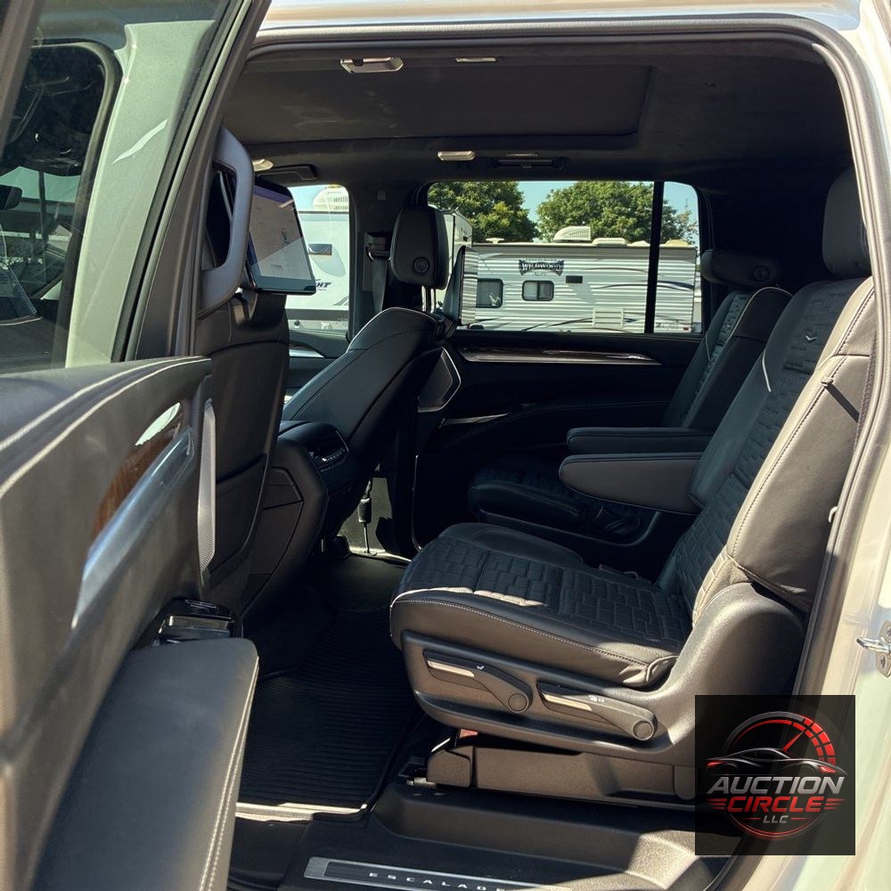 2025 Cadillac Escalade ESV Sport Platinum