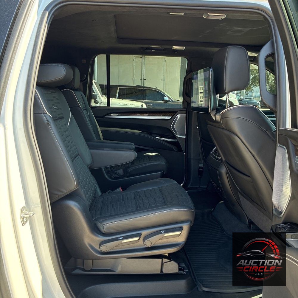 2025 Cadillac Escalade ESV Sport Platinum