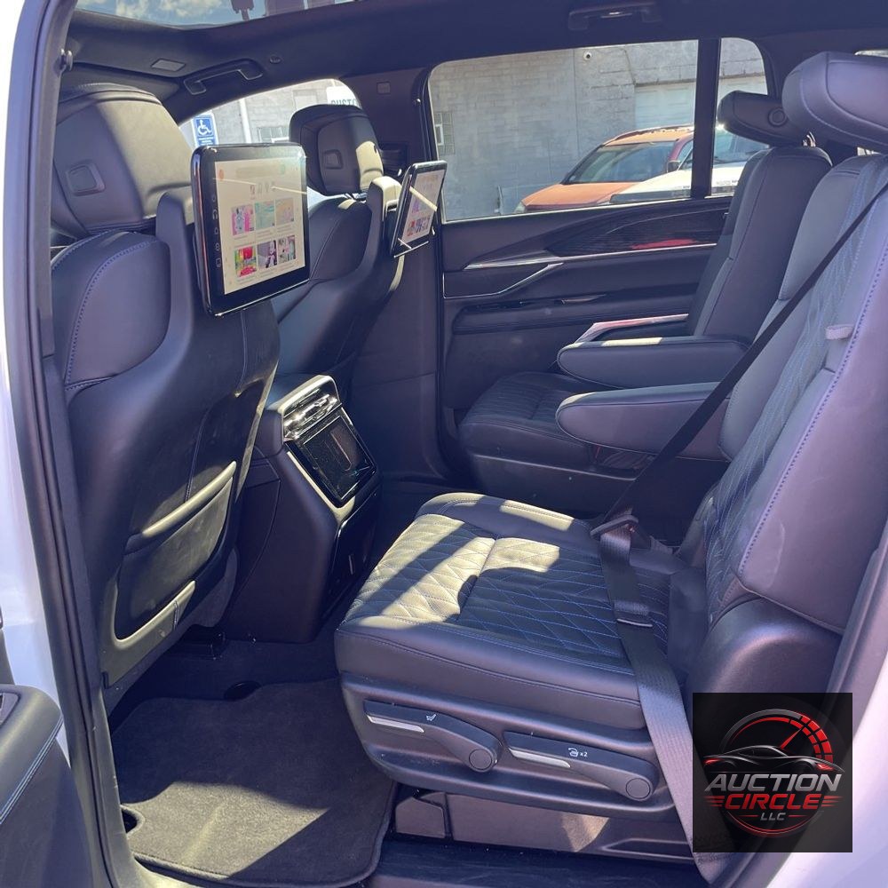 2025 Cadillac Escalade IQ Sport 1