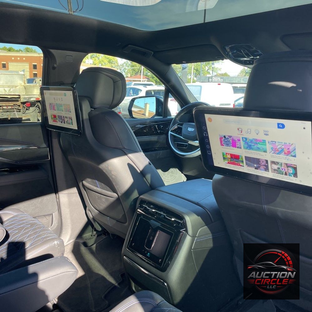 2025 Cadillac Escalade IQ Sport 1