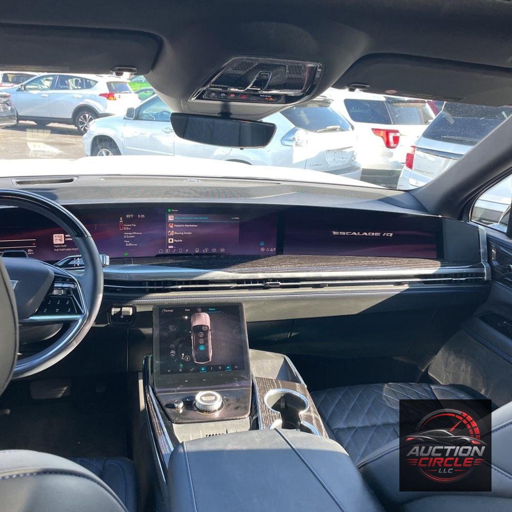 2025 Cadillac Escalade IQ Sport 1