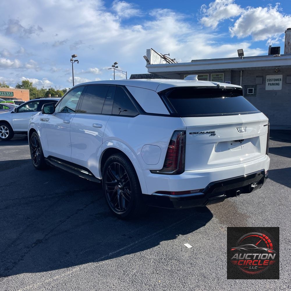 2025 Cadillac Escalade IQ Sport 1