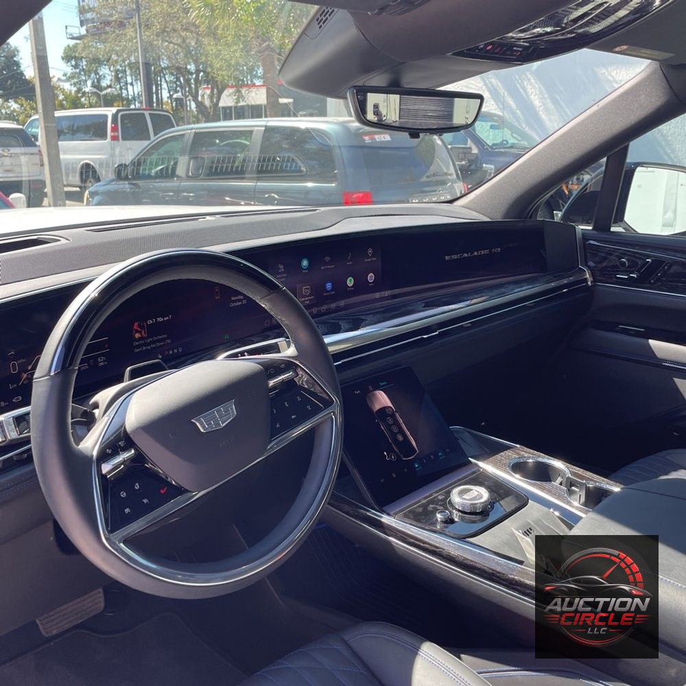 2025 Cadillac Escalade IQ Sport 1