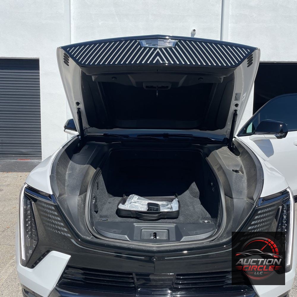 2025 Cadillac Escalade IQ Sport 1