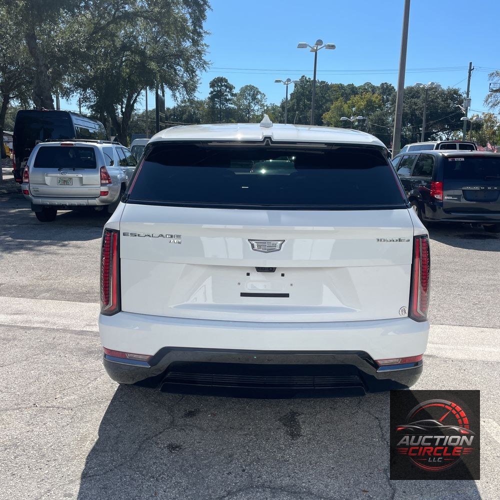 2025 Cadillac Escalade IQ Sport 1