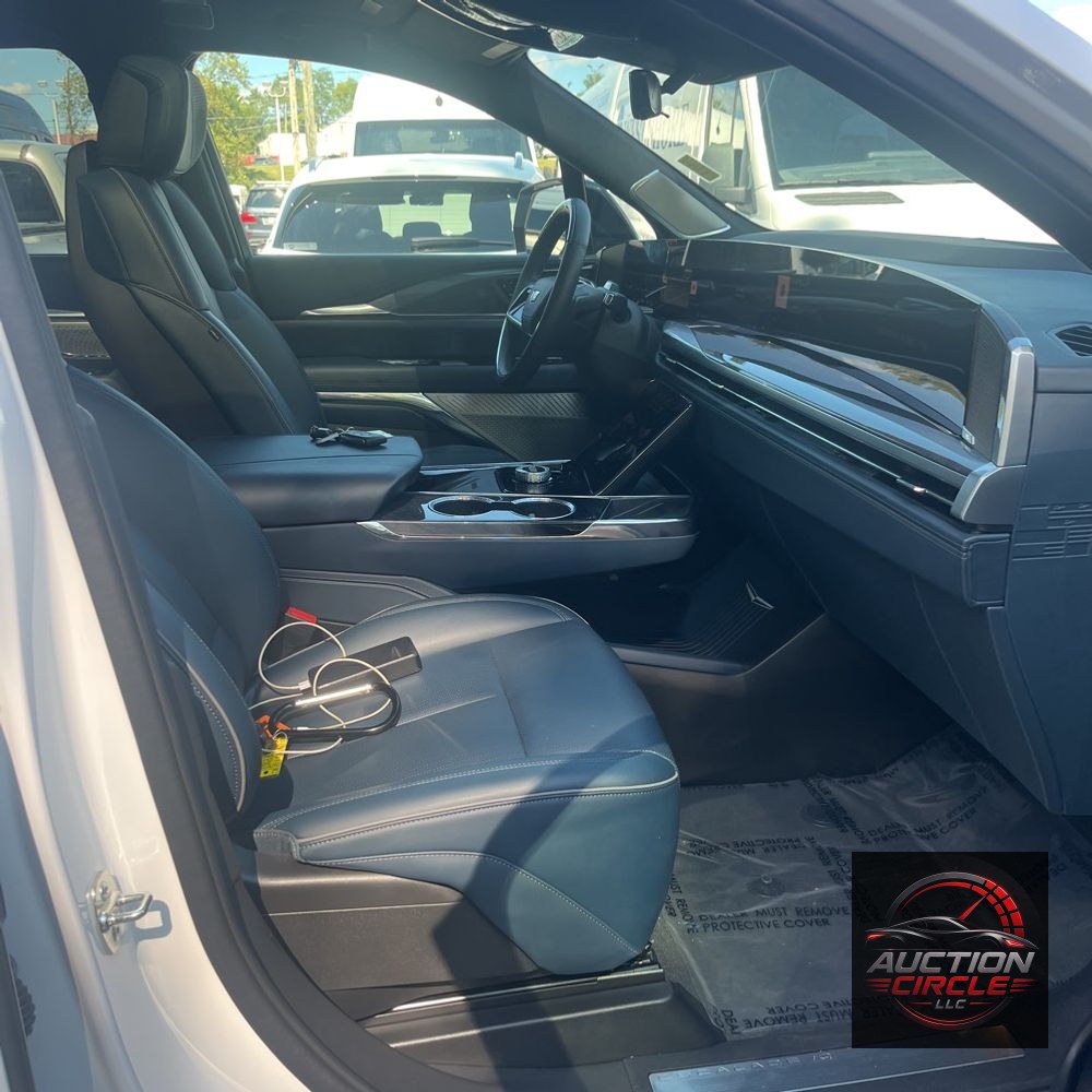 2025 Cadillac Escalade IQ Sport 2