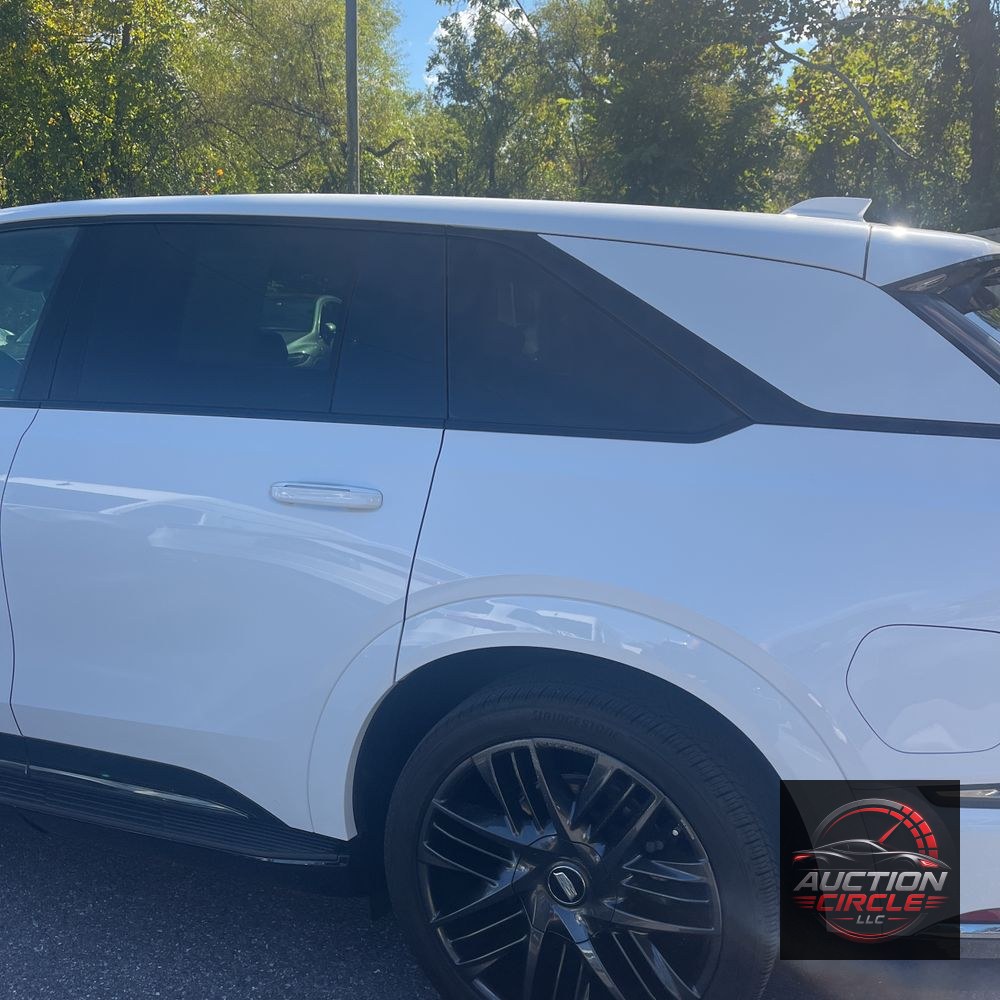 2025 Cadillac Escalade IQ Sport 2
