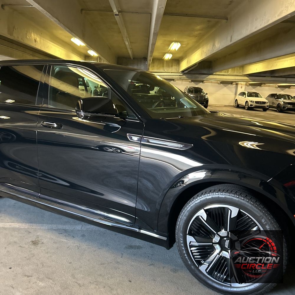 2025 Cadillac Escalade IQ Sport 2