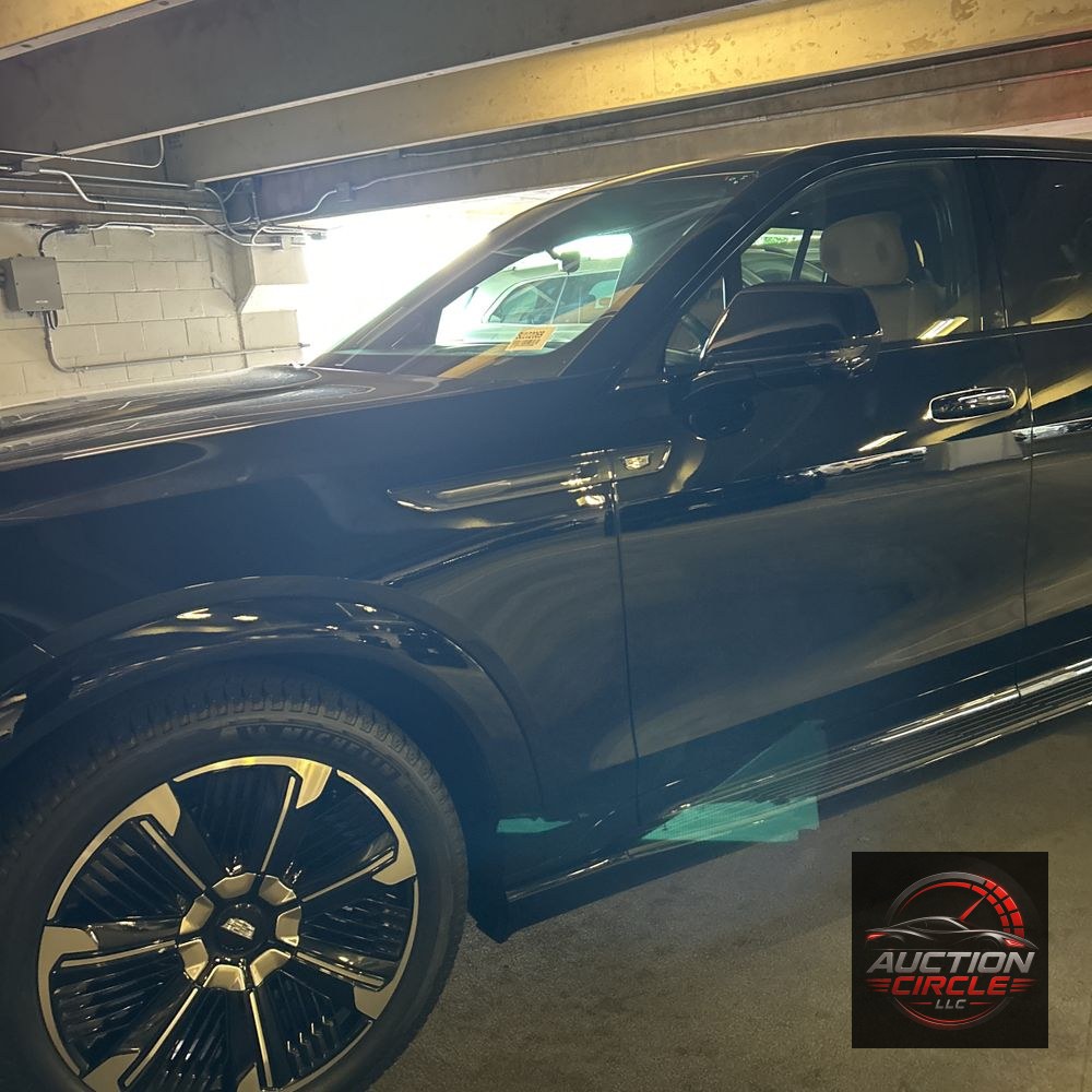 2025 Cadillac Escalade IQ Sport 2