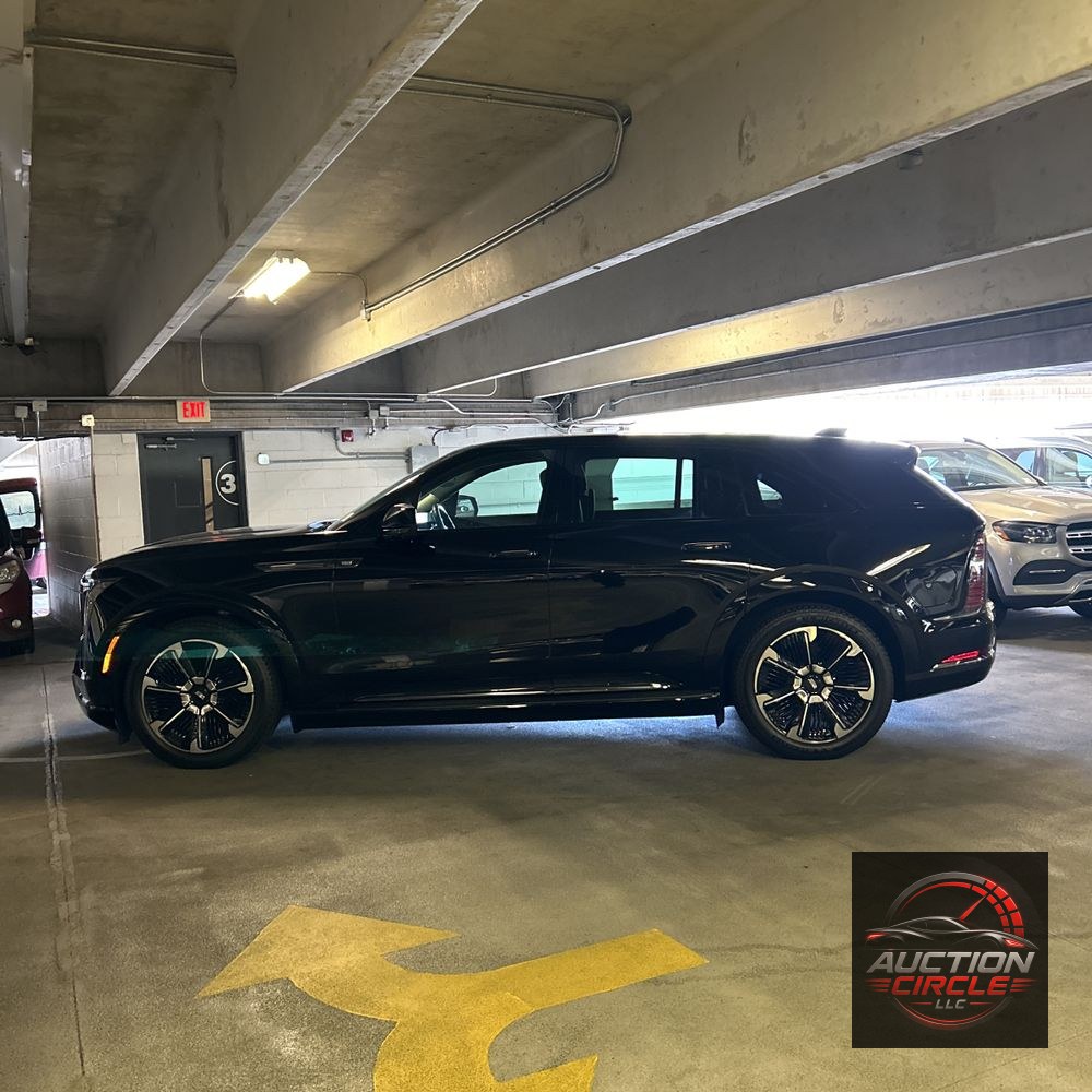 2025 Cadillac Escalade IQ Sport 2