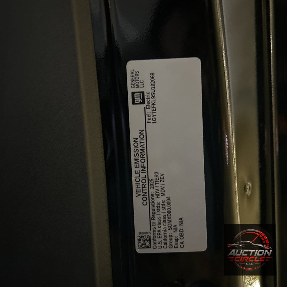 2025 Cadillac Escalade IQ Sport 2