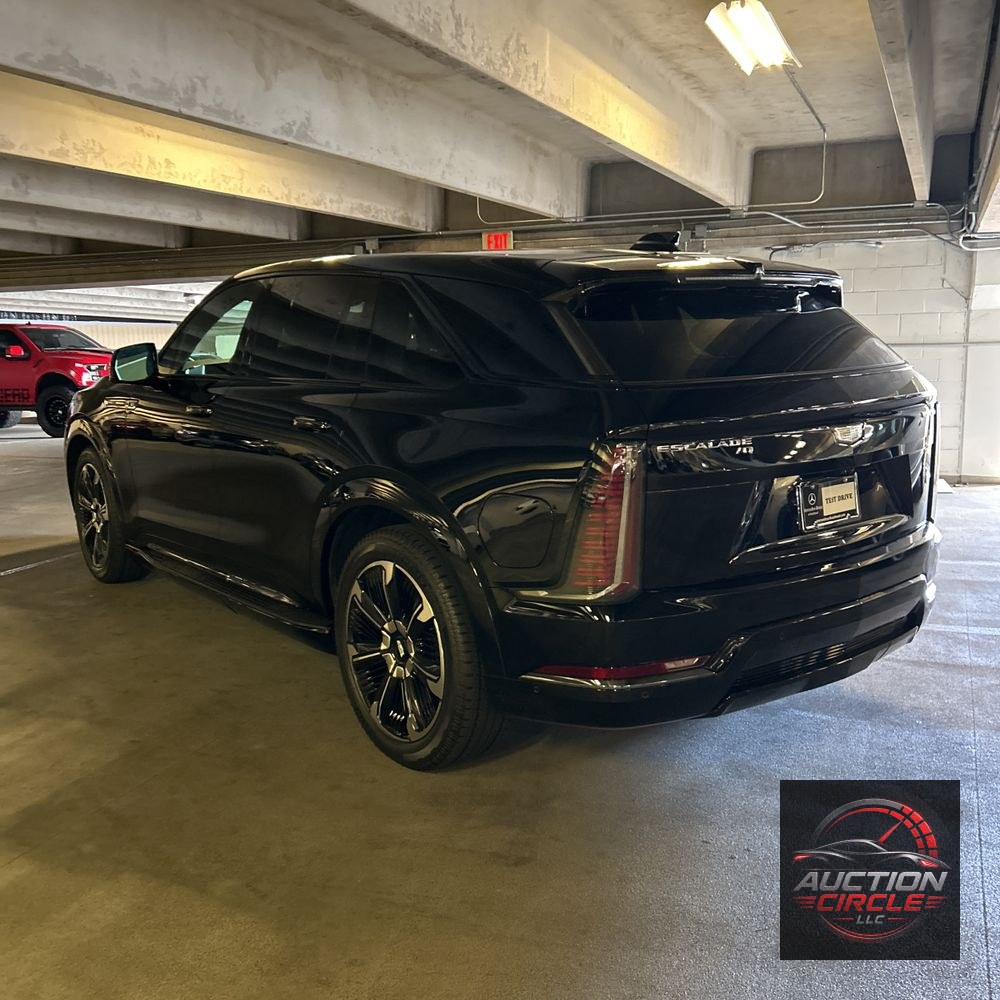 2025 Cadillac Escalade IQ Sport 2
