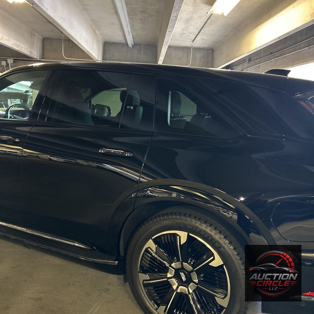 2025 Cadillac Escalade IQ Sport 2