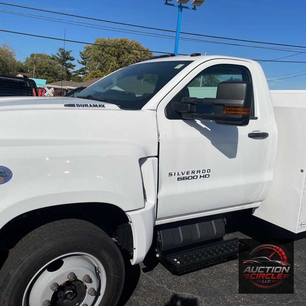 2024 Chevrolet Silverado 4500 W/T