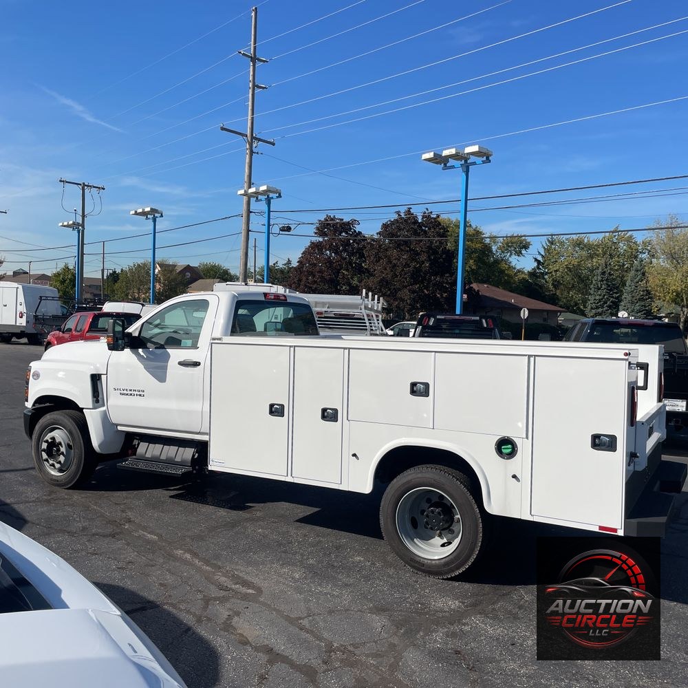 2024 Chevrolet Silverado 4500 W/T