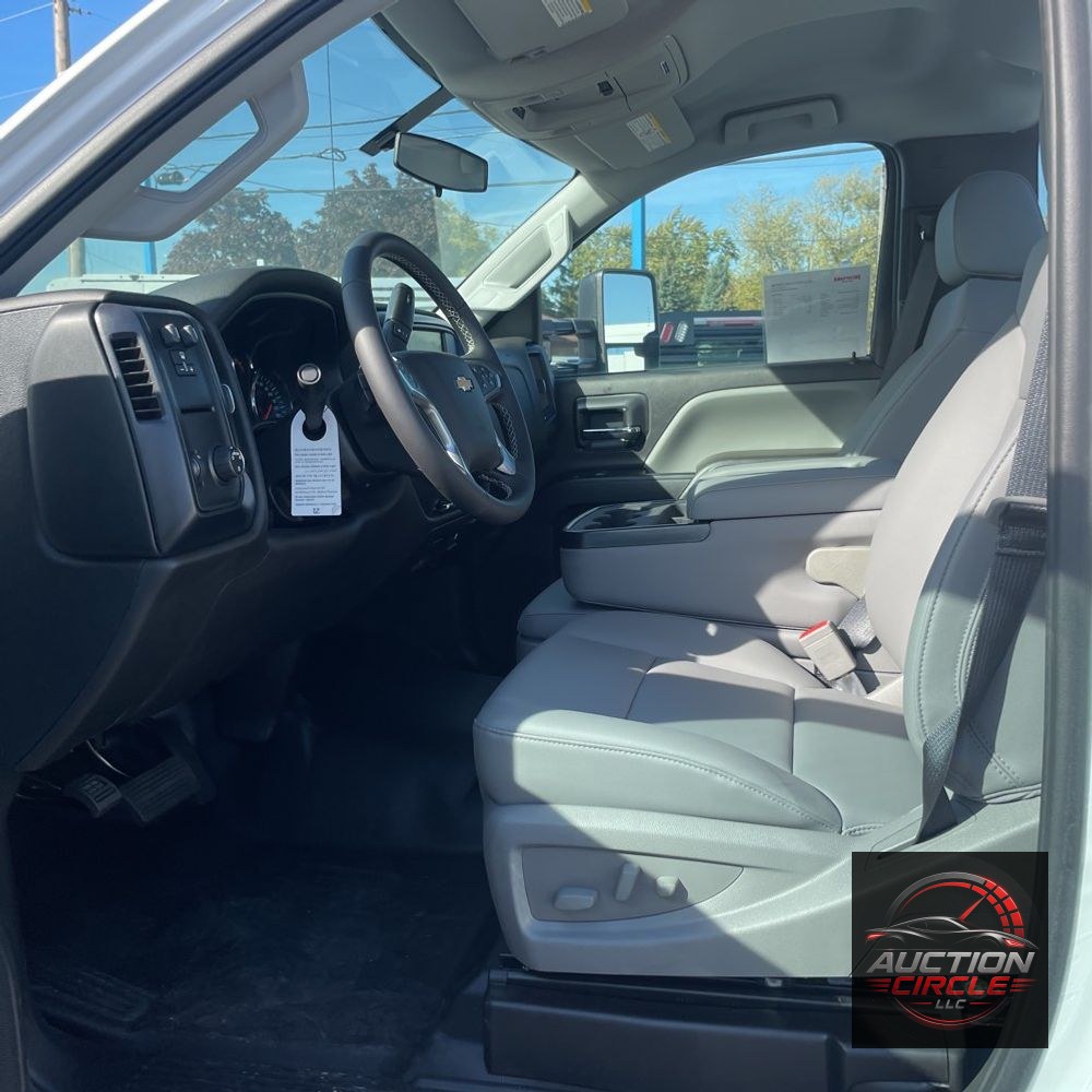 2024 Chevrolet Silverado 4500 W/T