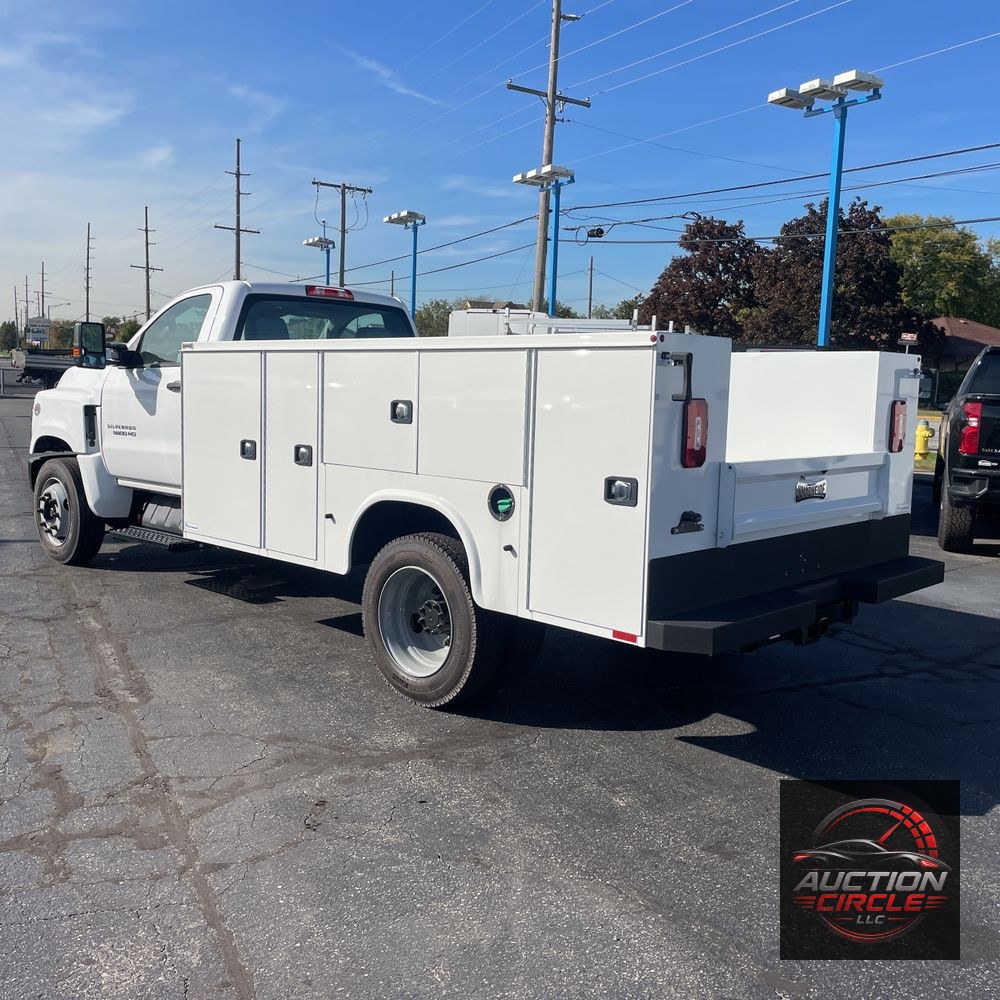 2024 Chevrolet Silverado 4500 W/T