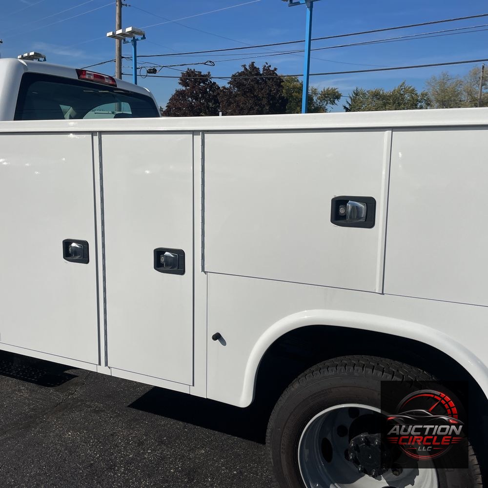 2024 Chevrolet Silverado 4500 W/T