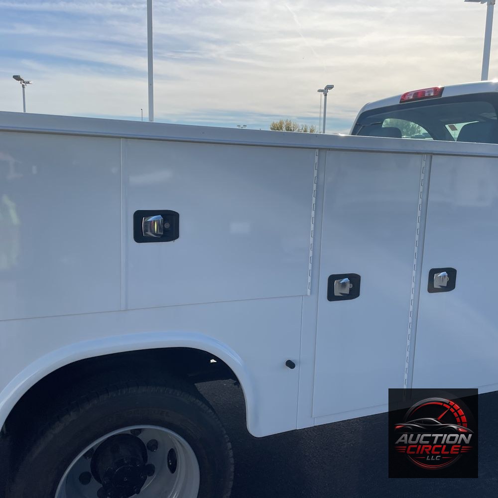 2024 Chevrolet Silverado 4500 W/T