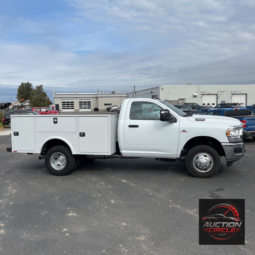 2024 Ram 3500 Cab/Chassis Tradesman