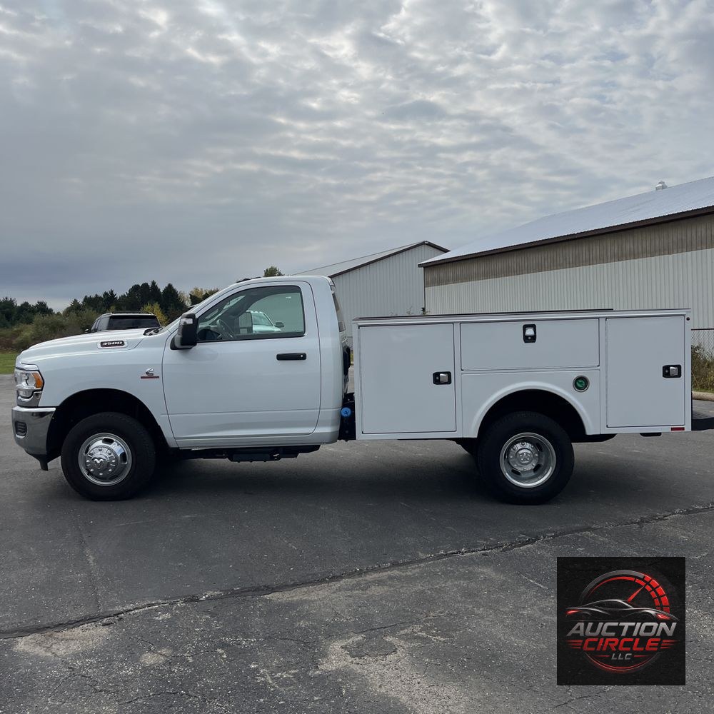 2024 Ram 3500 Cab/Chassis Tradesman