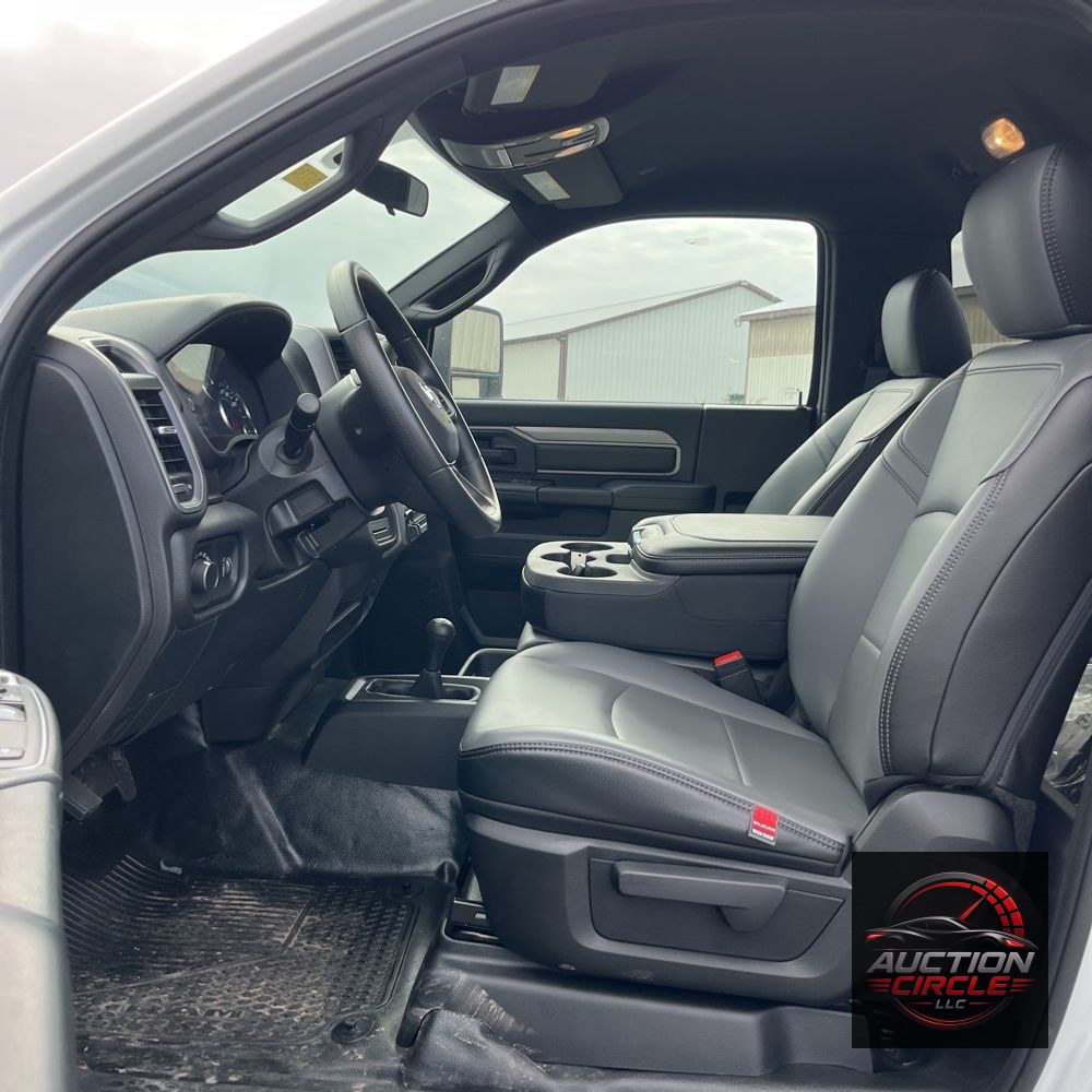 2024 Ram 3500 Cab/Chassis Tradesman