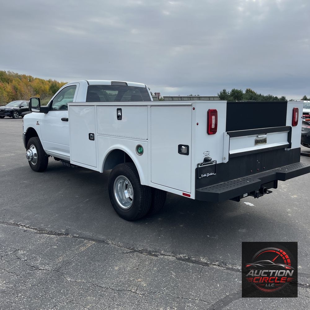 2024 Ram 3500 Cab/Chassis Tradesman