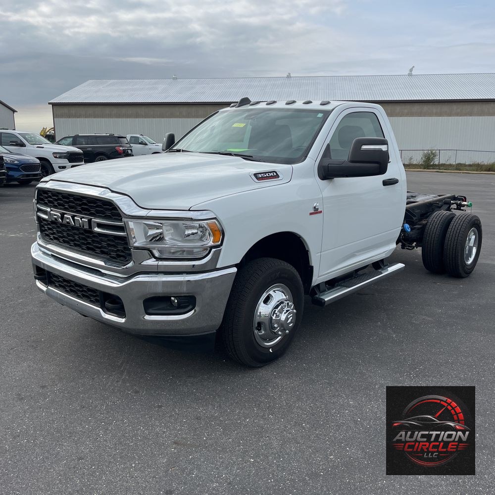 2024 Ram 3500 Cab/Chassis Tradesman