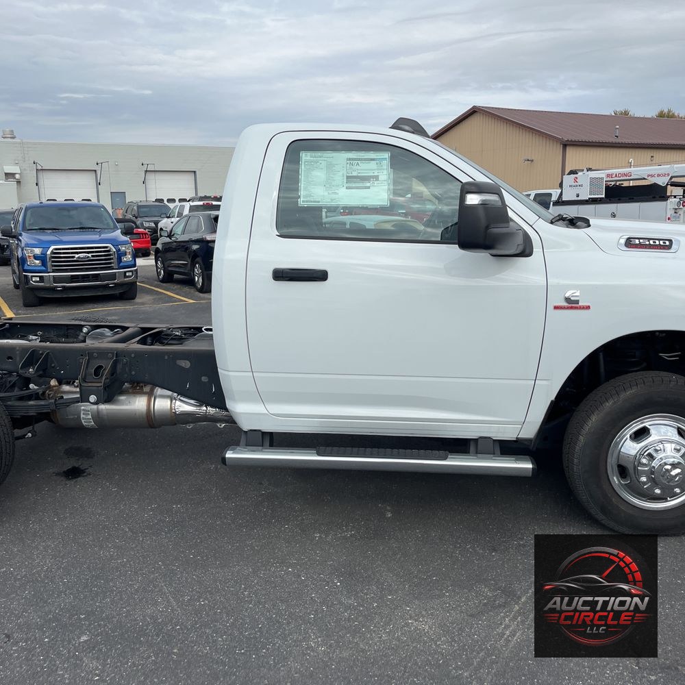 2024 Ram 3500 Cab/Chassis Tradesman