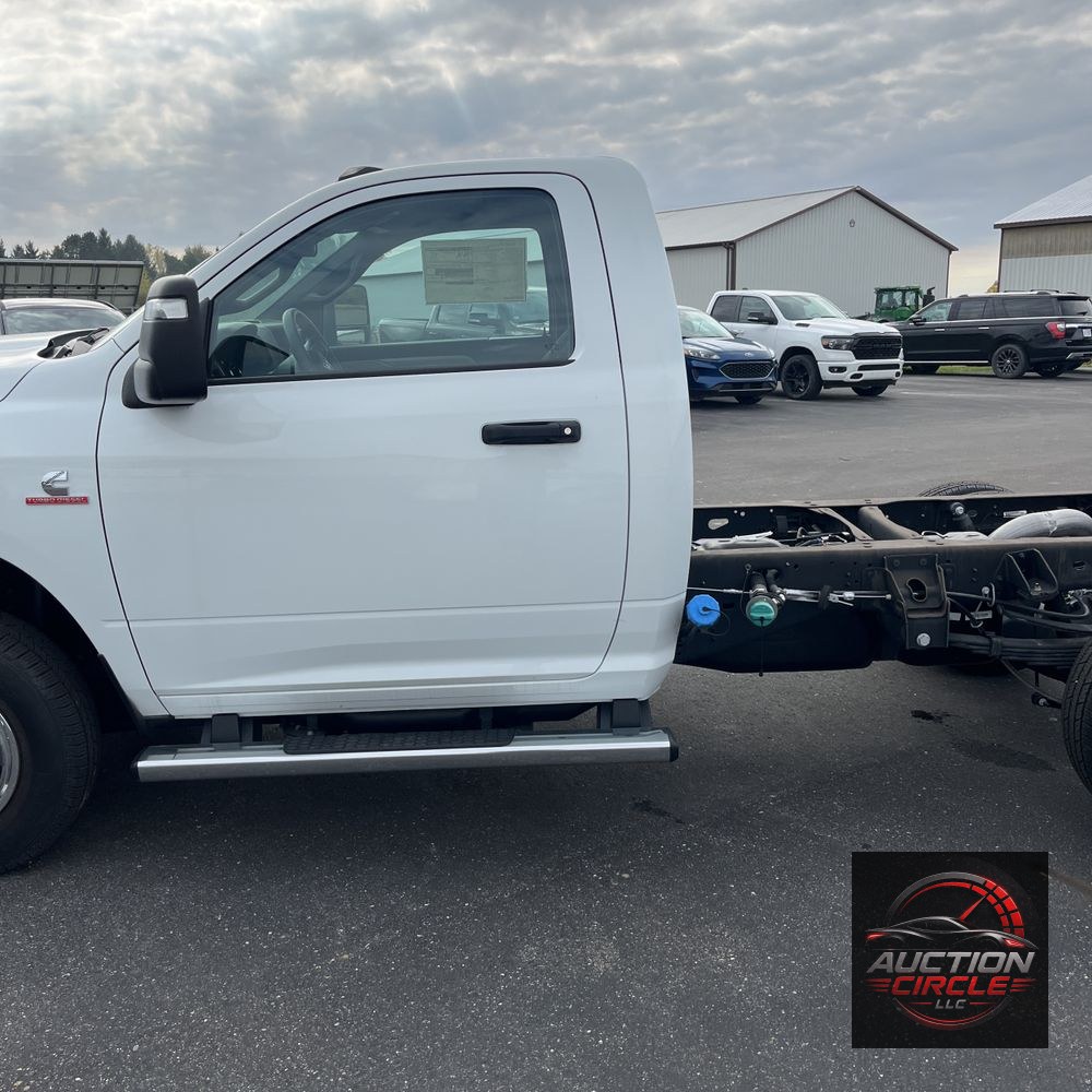 2024 Ram 3500 Cab/Chassis Tradesman