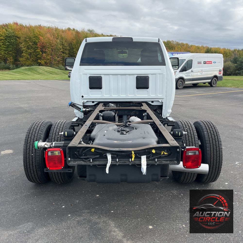 2024 Ram 3500 Cab/Chassis Tradesman