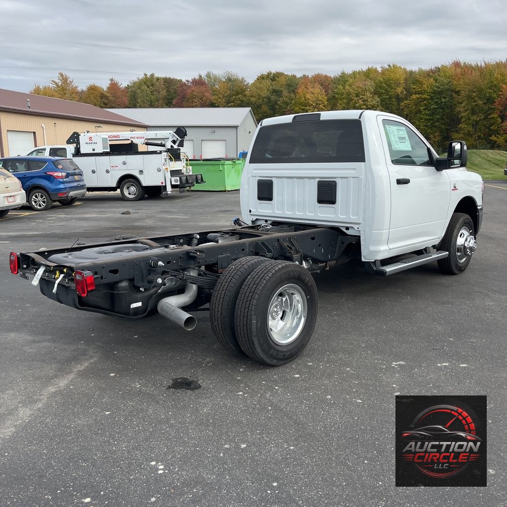 2024 Ram 3500 Cab/Chassis Tradesman