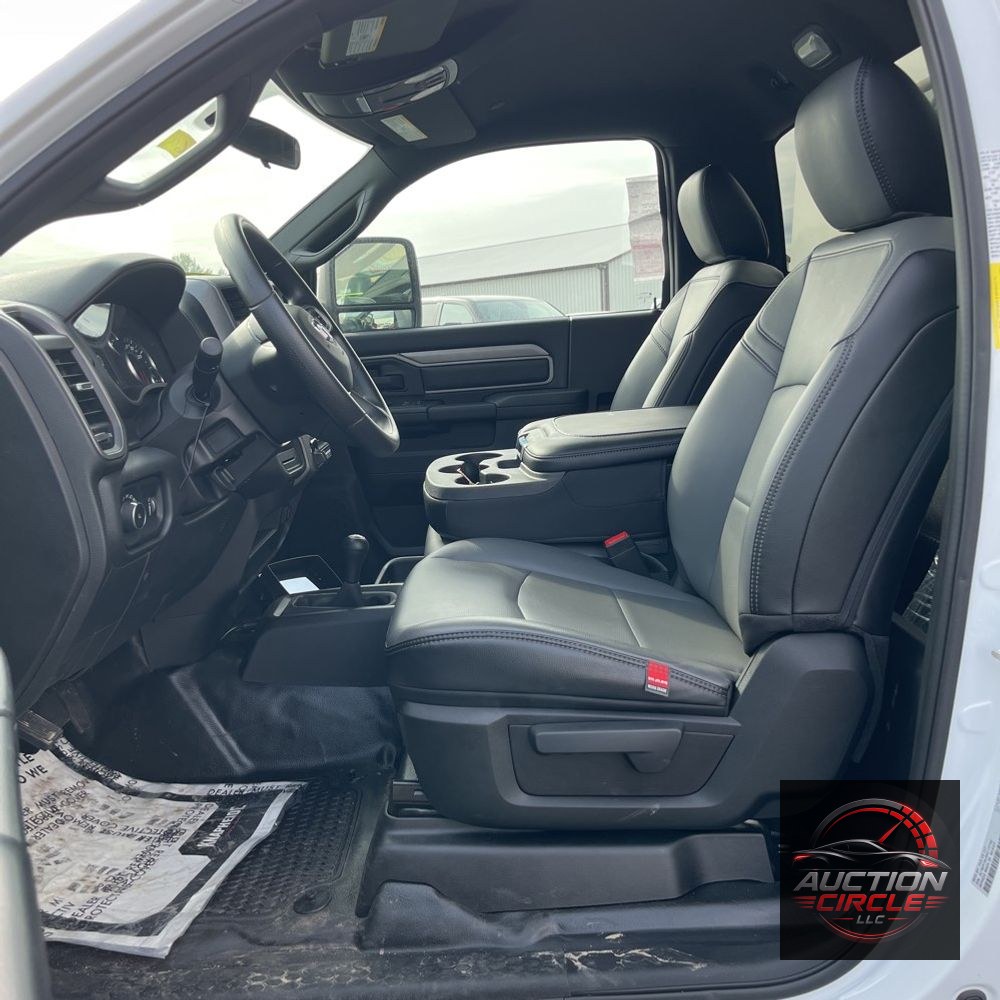 2024 Ram 3500 Cab/Chassis Tradesman