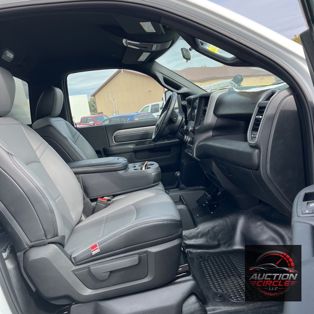 2024 Ram 3500 Cab/Chassis Tradesman