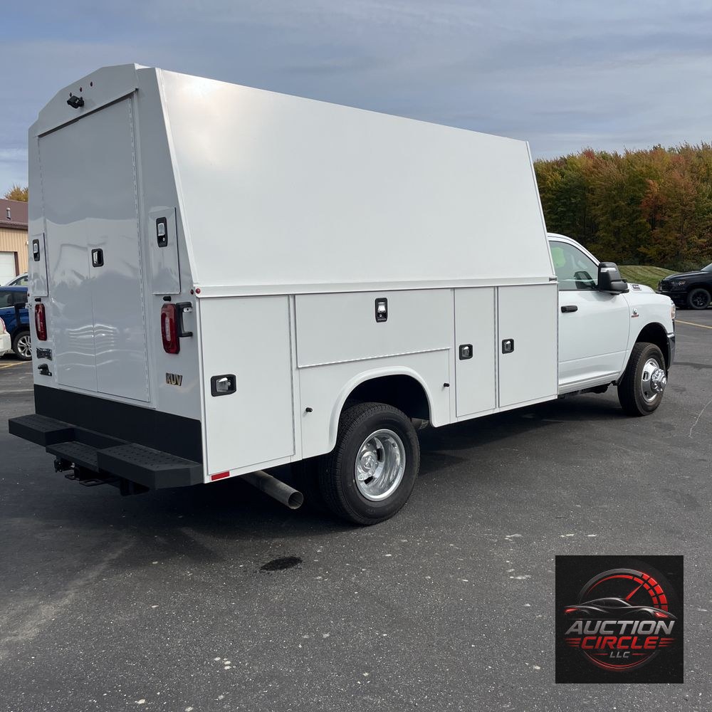 2024 Ram 3500 Cab/Chassis Tradesman