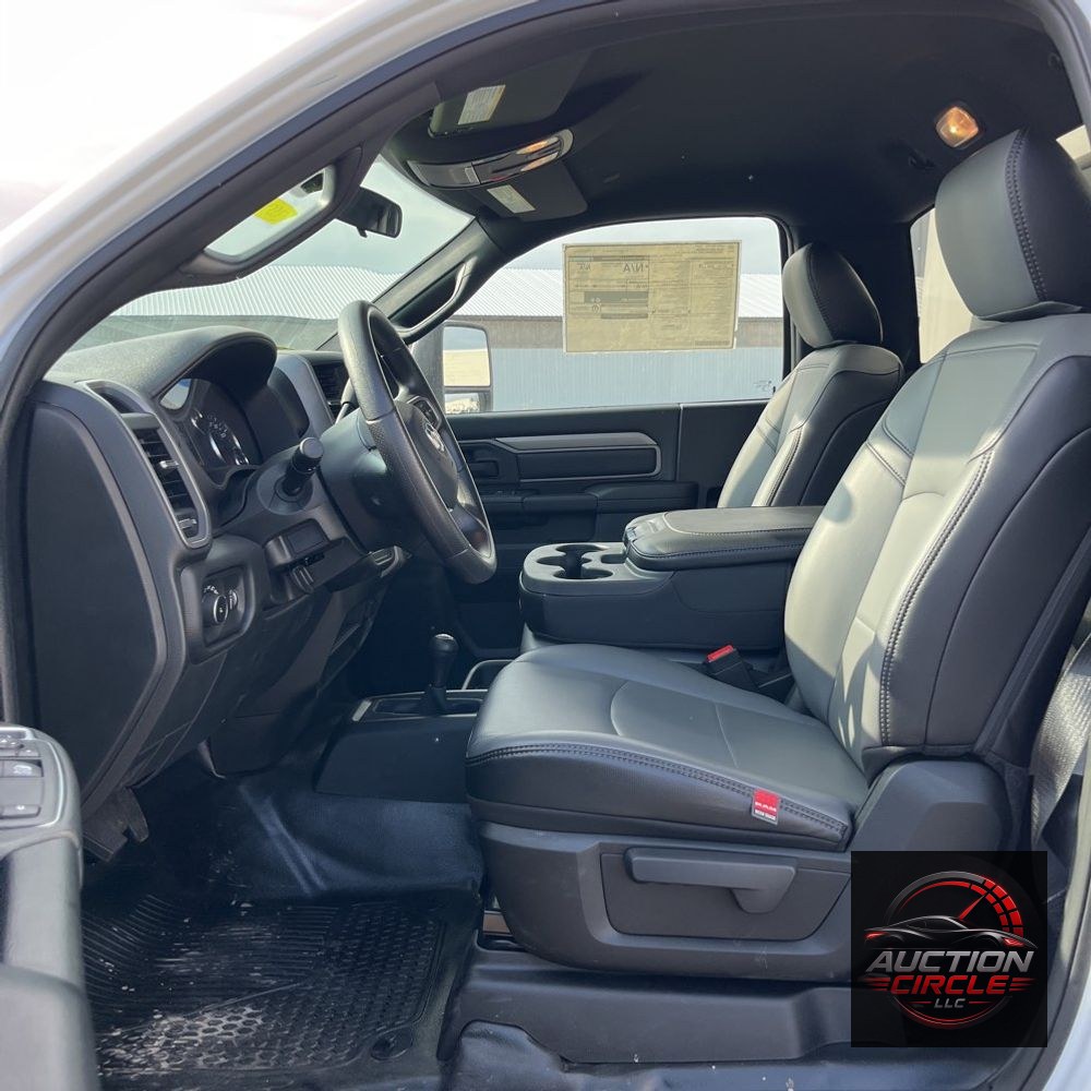 2024 Ram 3500 Cab/Chassis Tradesman