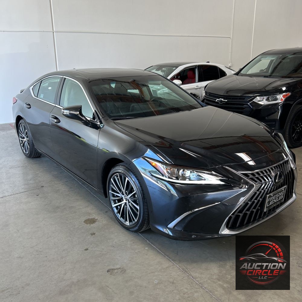 2025 Lexus ES 300h Base