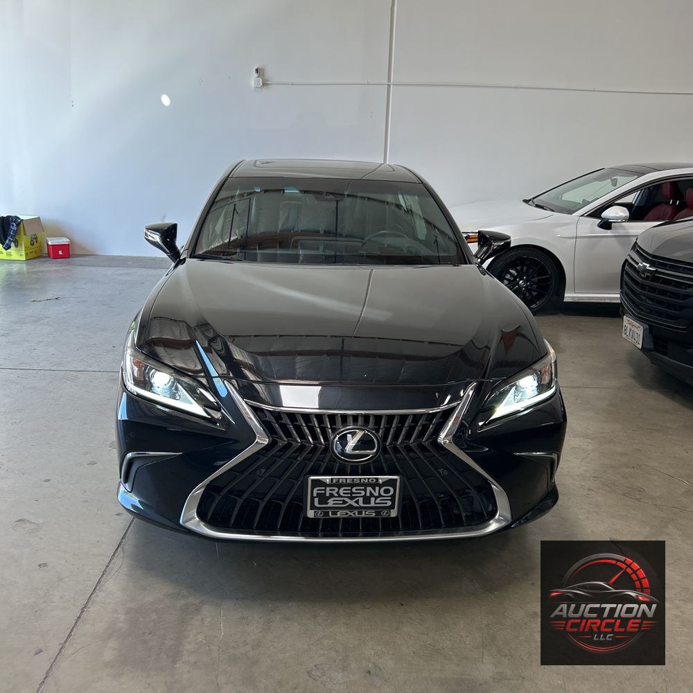 2025 Lexus ES 300h Base