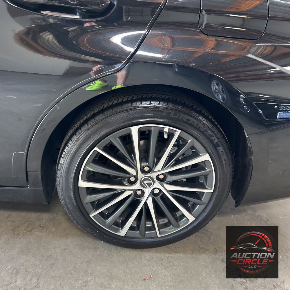 2025 Lexus ES 300h Base