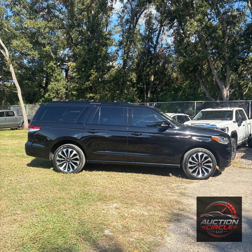 2022 Lincoln Navigator L Reserve