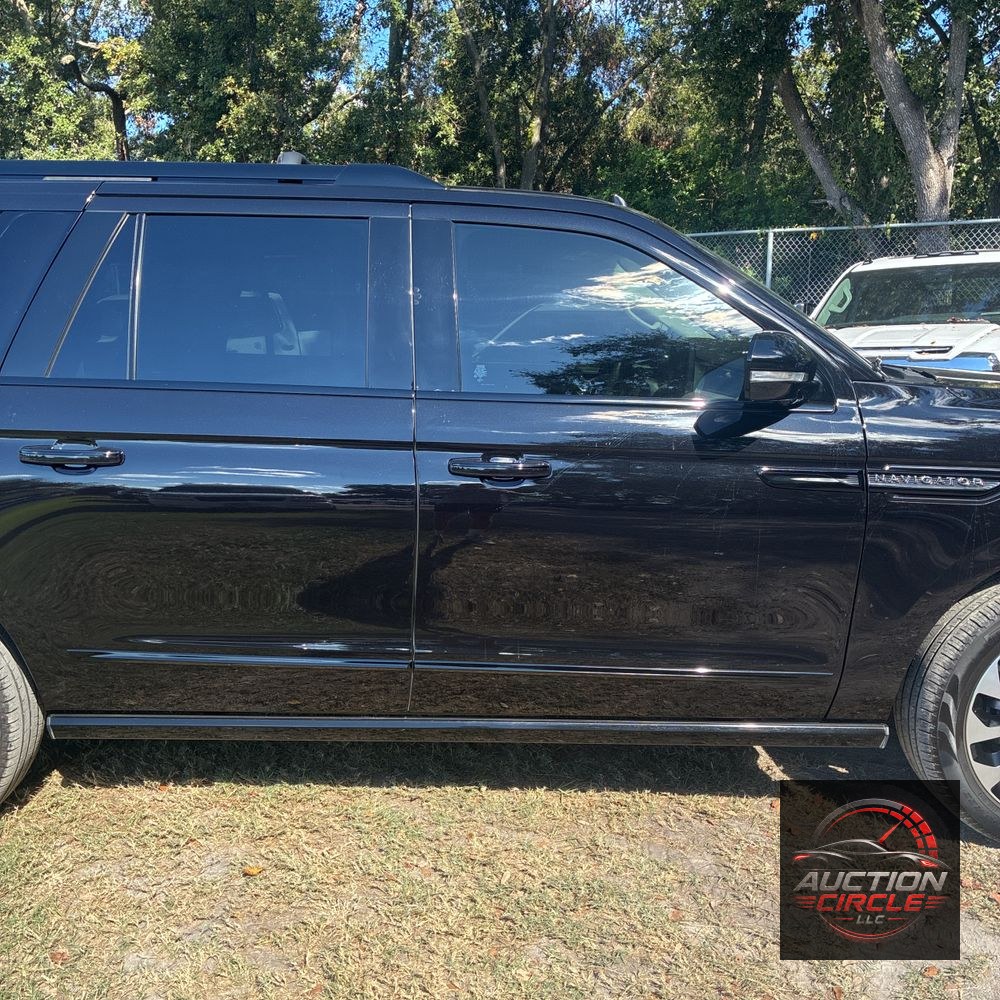 2022 Lincoln Navigator L Reserve