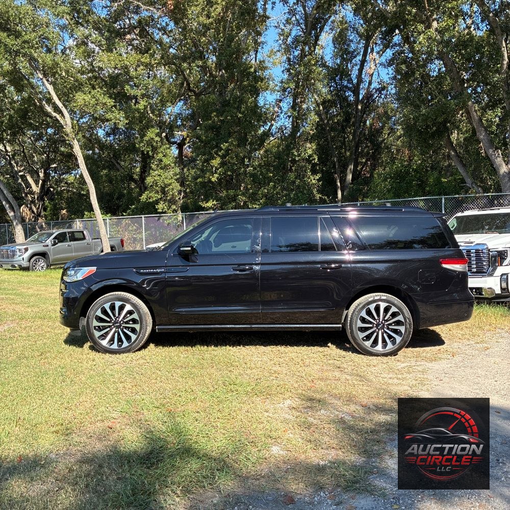 2022 Lincoln Navigator L Reserve
