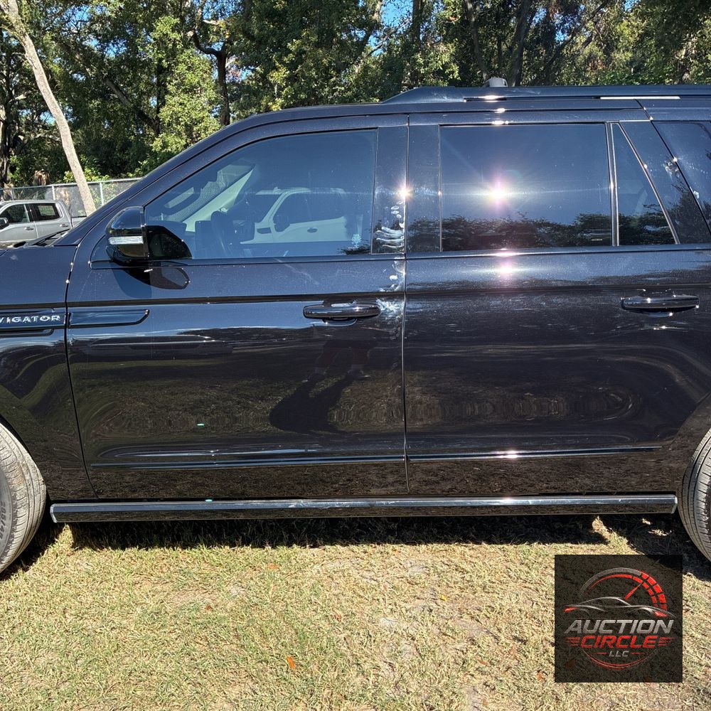 2022 Lincoln Navigator L Reserve